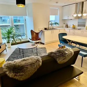  Apartment Walnut Tree Penthouse